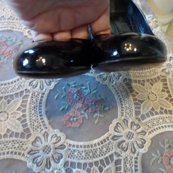 Burberry Black Patent Leather Quited Heels Pumps Size 36.5M - Picture 5 of 14